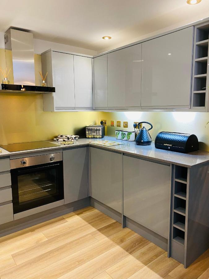 Luxury 1 Bedroom Duplex With Free Parking Plymouth Esterno foto